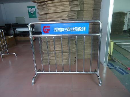 不锈钢活动护栏可带刹车滑轮是引导路线最佳选择产品！