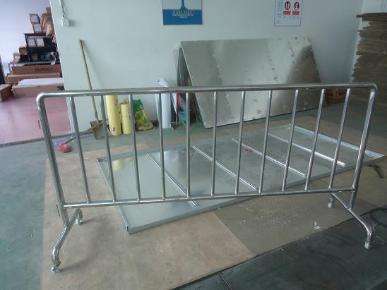 不锈钢铁马护栏作用