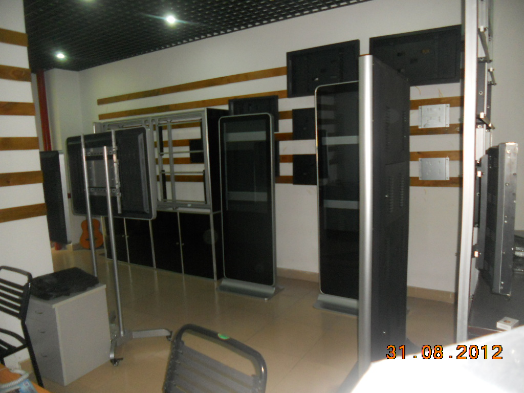 广告机苹果落地式