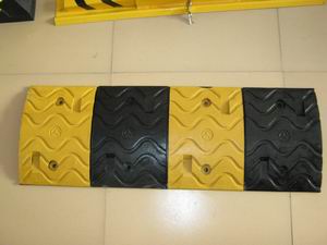 供应鄂尔多斯减速带厂家JSD呼伦贝尔减速带哪里有卖