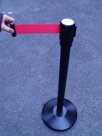 不锈钢伸缩围栏