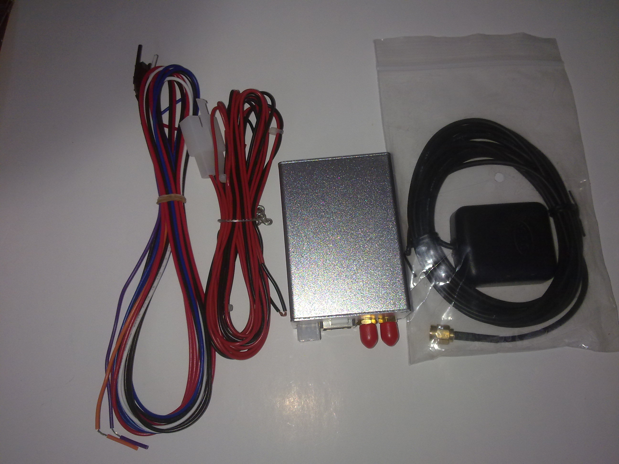 汽车GPS定位跟踪器