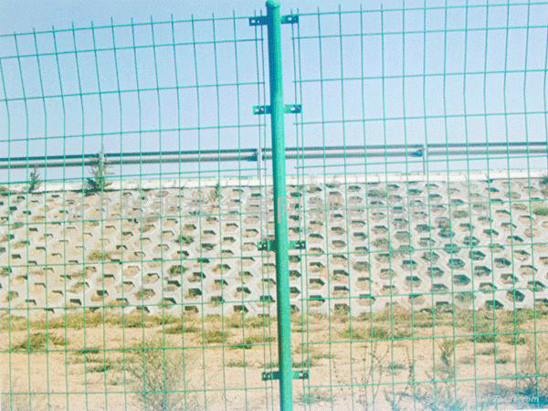 山西厂矿围栏网钢丝网栏