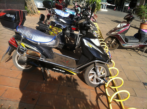 适合各种自行车。电动车停放的自行车停放架子专卖