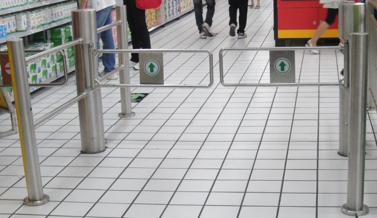 中山超市入口摆闸安装，中山圆柱摆闸，超市入口挡闸价格