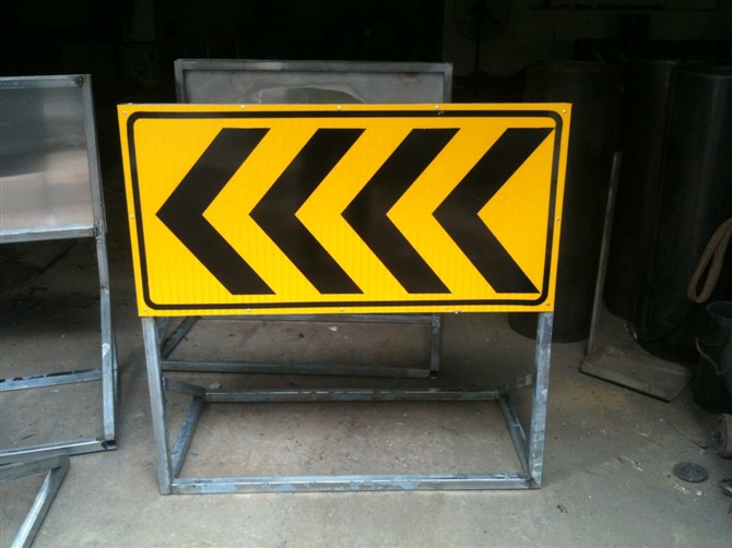 厂家生产销售道路标志牌 标识牌 禁行牌 指示牌