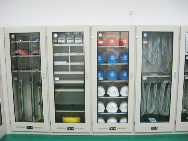 除尘，除湿安全工具柜