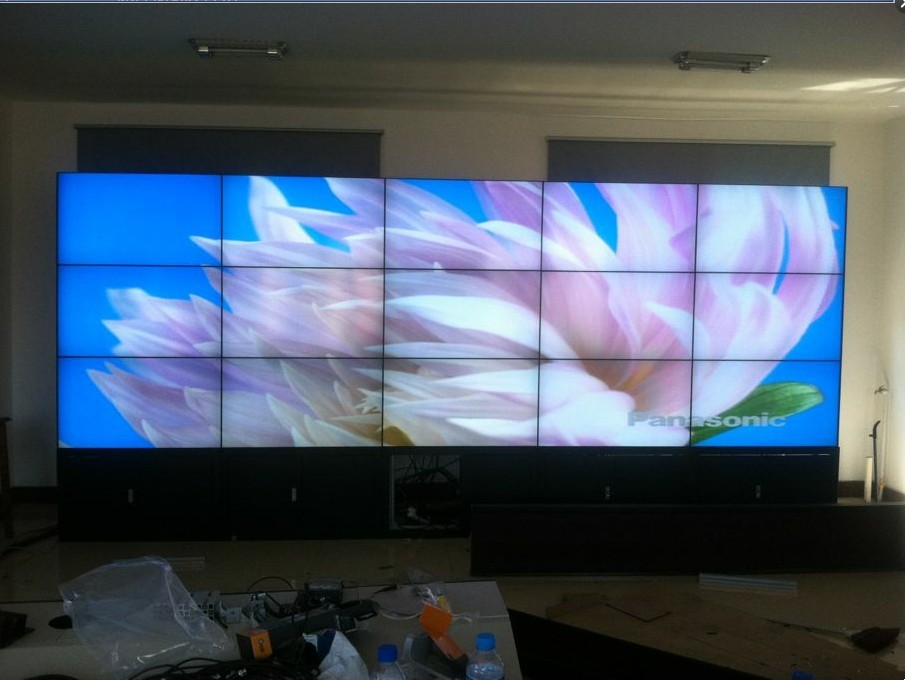 三星55寸超窄边（5.3mm)高亮拼接屏