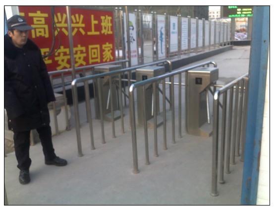 天津三辊闸/天津三滚闸/天津三棍闸/天津刷卡设备一卡