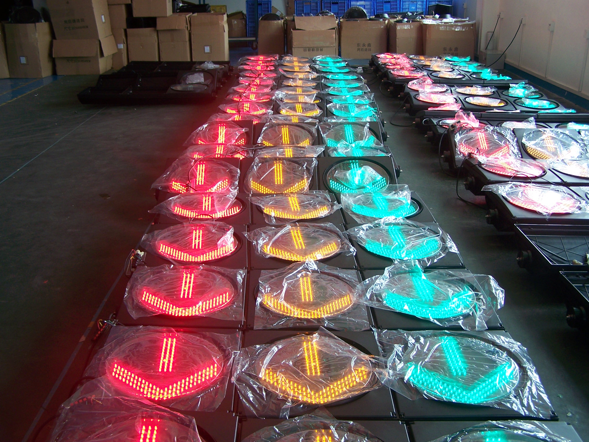 新疆交通信号灯厂家,LED交通灯，乌鲁木齐交通红绿灯