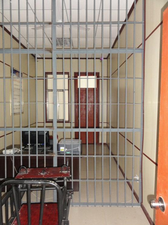 中湾全球鹰监狱监控