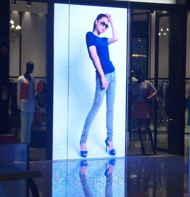 P5商场橱窗全彩led显示屏