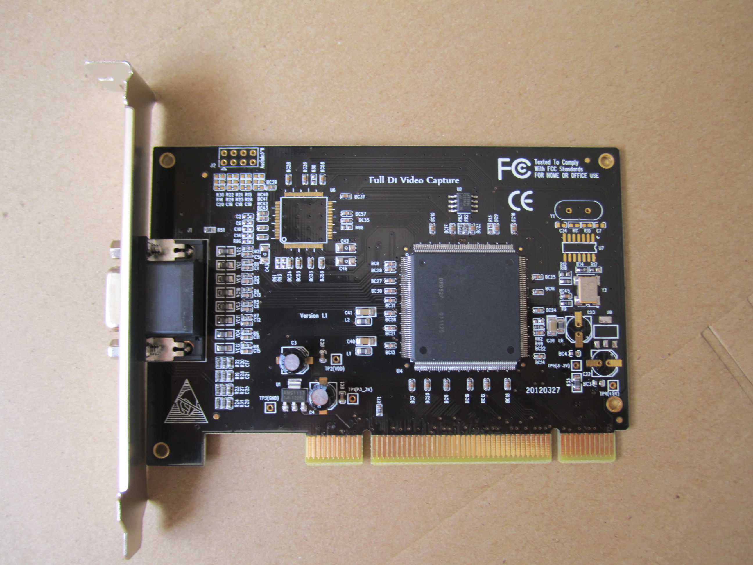 众禾时代 HV6404SF PCI四路采集卡 支持Win7 64位