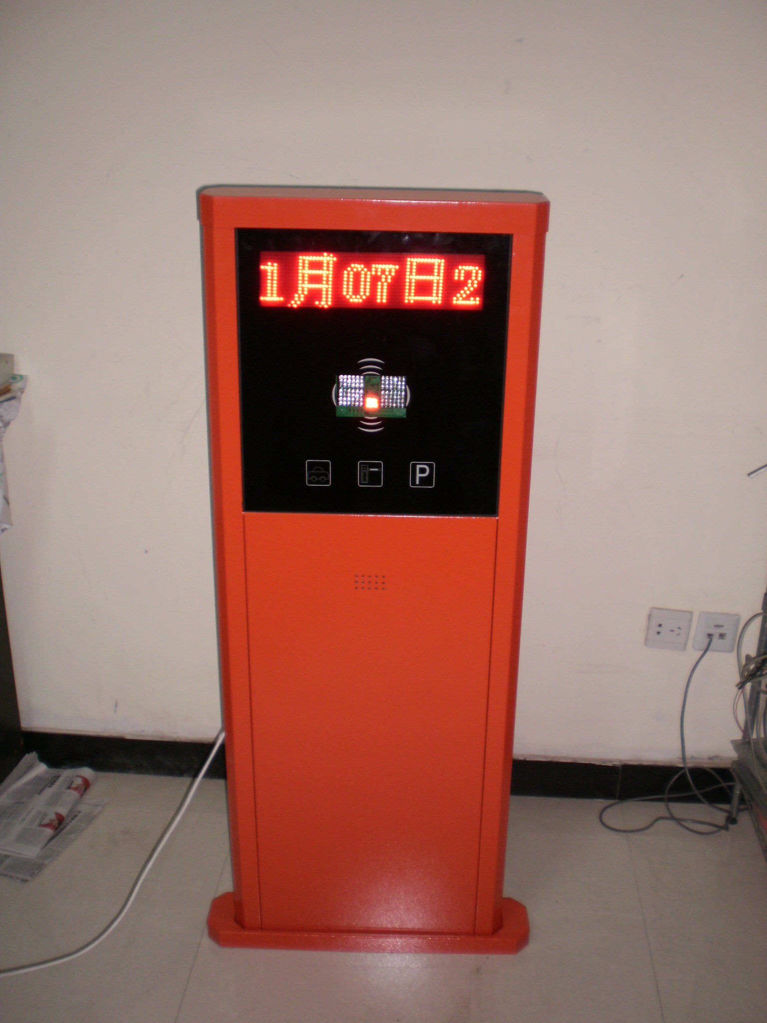 厂家直供停车场收费系统—一体机（含语音，显示屏等）