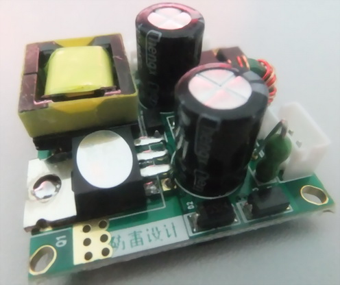 宽电压输入隔离稳压防雷输出