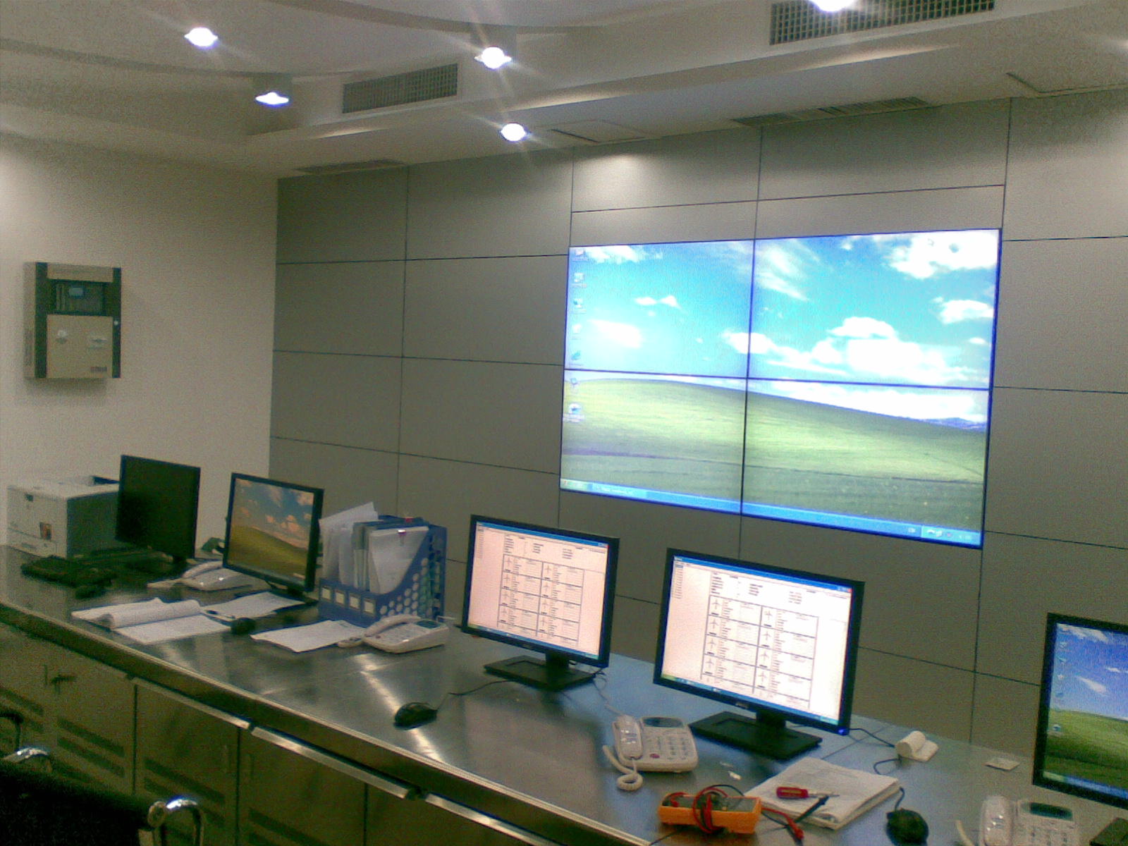 沃尔品牌 70寸裸眼3D广告机监视器