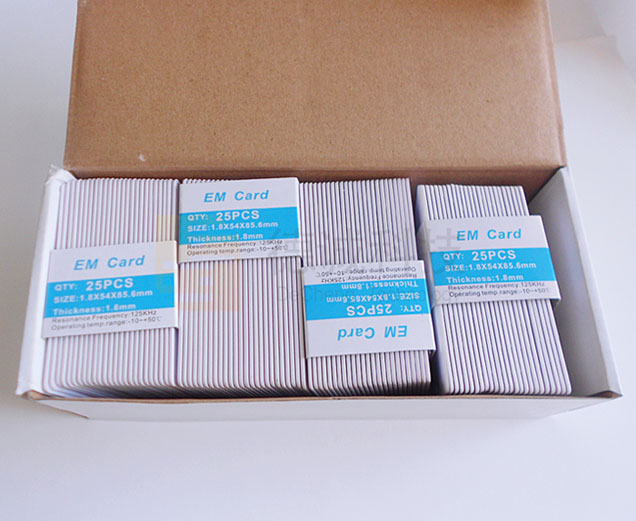 供应ID厚卡【带便携孔 独立内码】 优质中距离ID厚卡