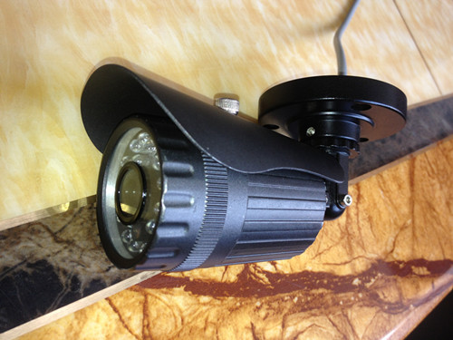 防水枪机 红外模拟摄像机 带支架厂家直销