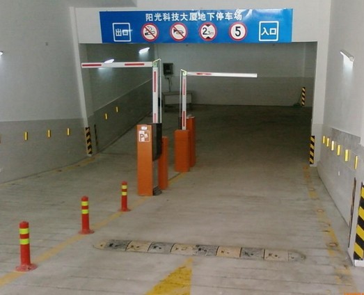 停车场系统安装，智能道闸 ，直杆道闸报价,