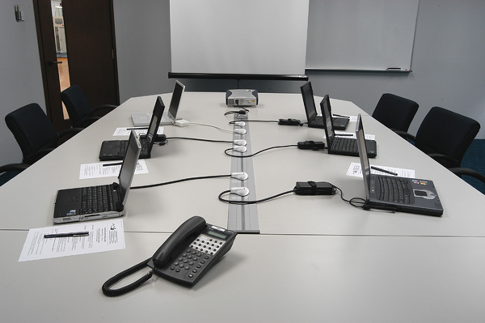 全球500强企业选择EUBIQ安全办公家具智能化系统