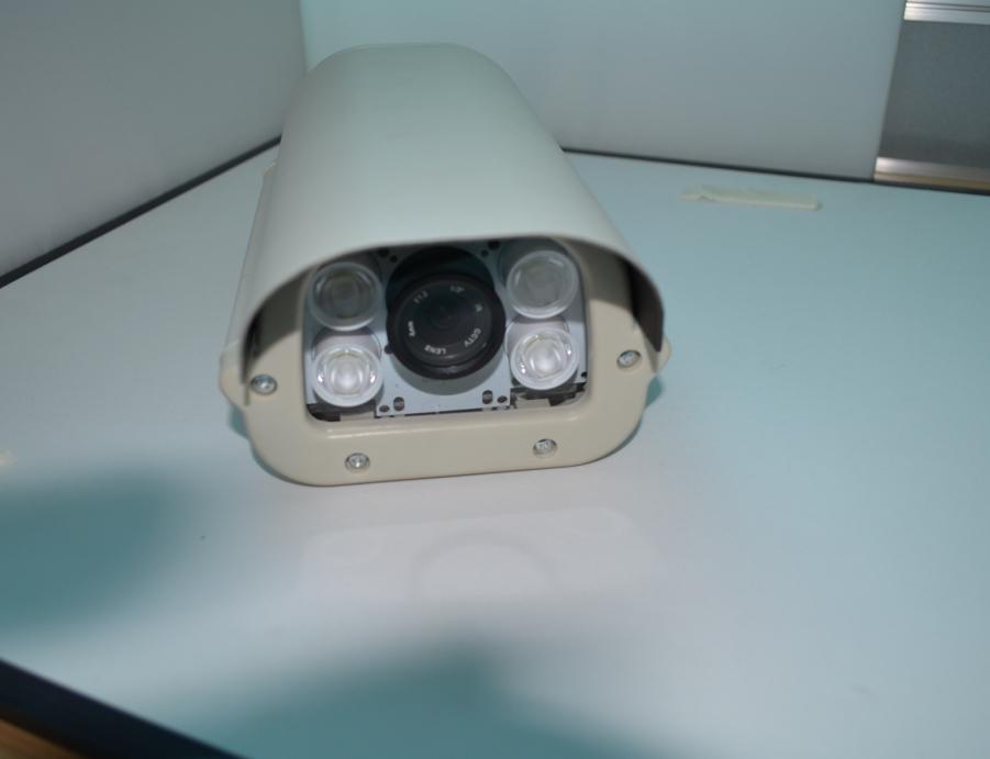 护罩四灯低照度700线摄像机