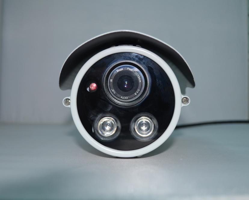 90外壳双灯700线CMOS摄像机