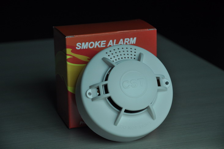 特价供应交流型家用烟雾火灾探测器