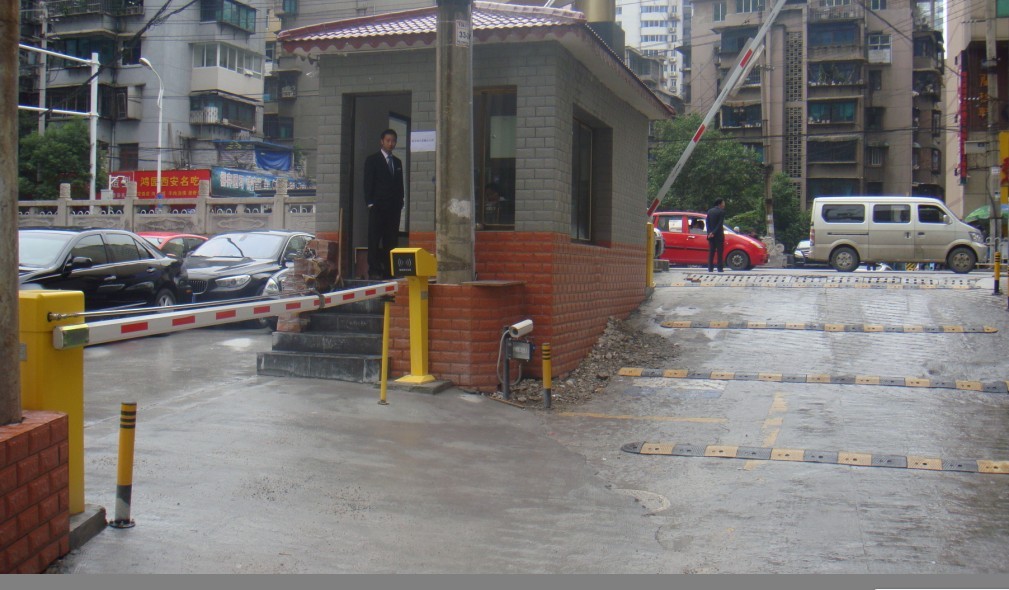 阳曲县蓝牙停车场系统，反光铝合金八角道闸杆