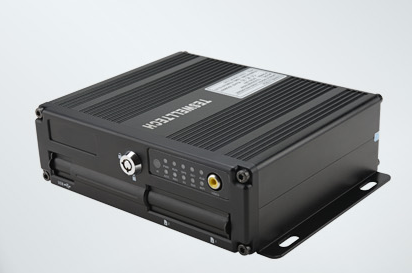 256GB大容量双SD卡车载录像机