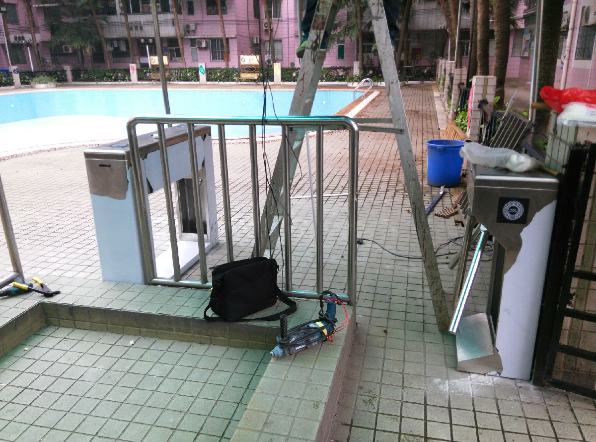 珠海游泳馆验票闸机，广州游泳池售票三辊闸