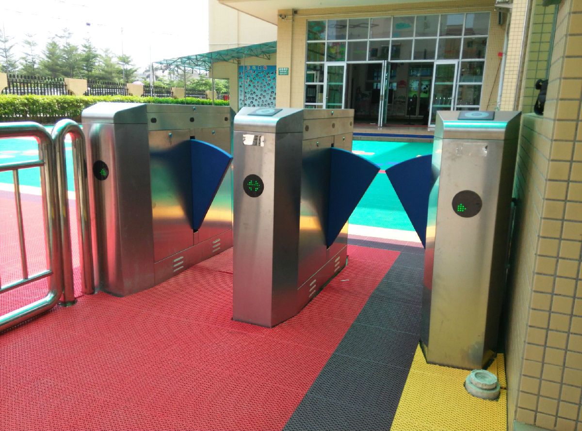 校园出入门禁翼闸，自动伸缩翼闸，度假村消费通道翼闸