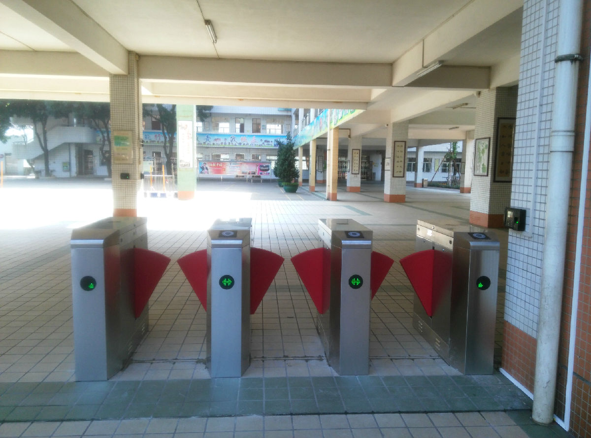 中山学校出入口翼闸,中山幼儿园接送闸机_供应