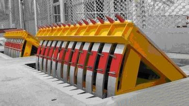 军队防撞墙，路障机，液压路障机江苏盐城厂家直销