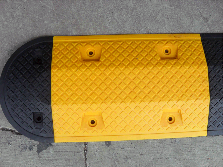 博辽塑料减速带 橡胶公路减速垄 交通设施减速板 