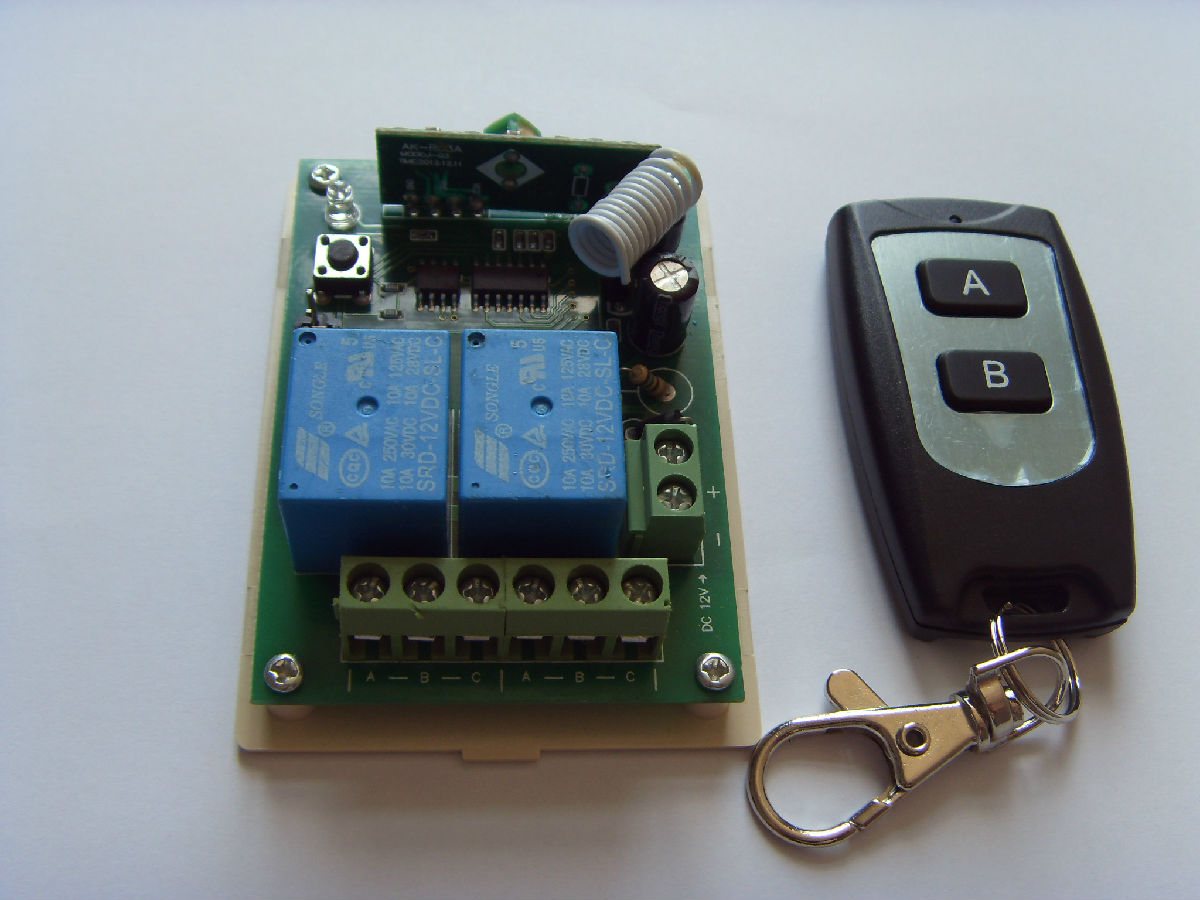 12伏2路无线遥控开关遥控器/电机正反转/外壳带电池