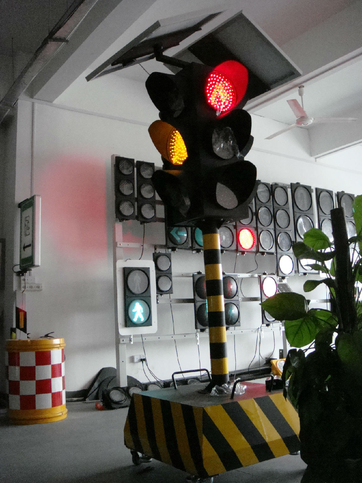 厂家拓安移动信号灯 三灯四面直径300 警示效果佳