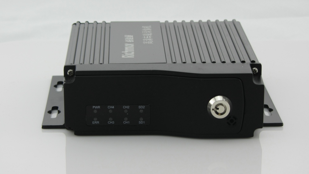 百万高清AHD720P车载录像机