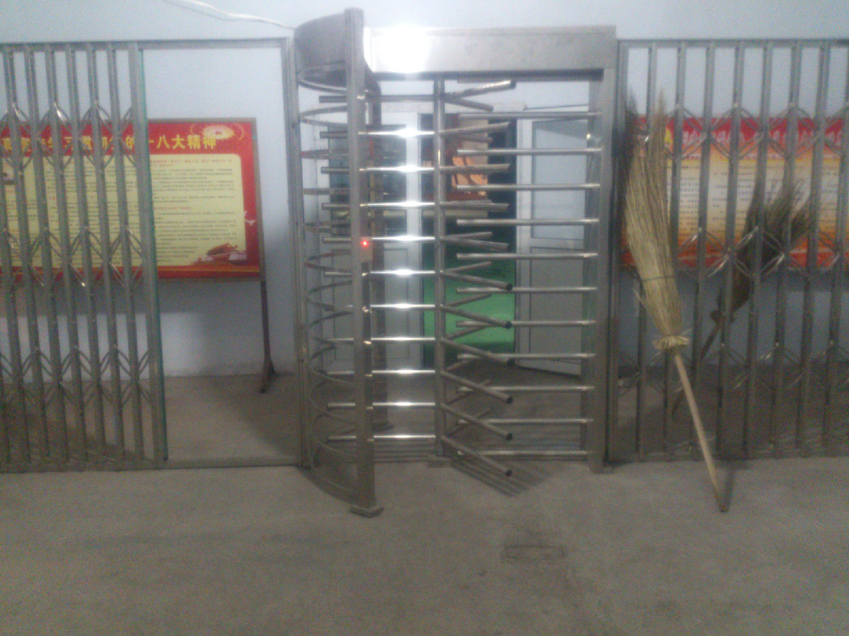 不锈钢十字旋转闸｜防钻转闸门