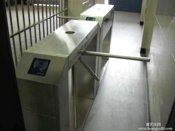 批发+零售通道桥式弧角翼闸  