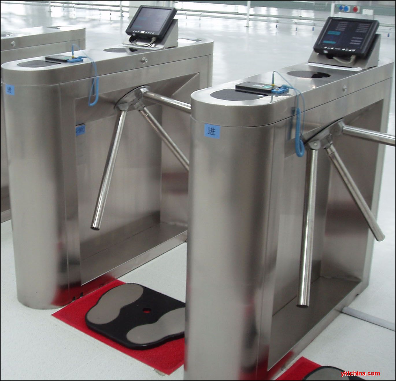 人行通道三辊闸，三辊闸功能