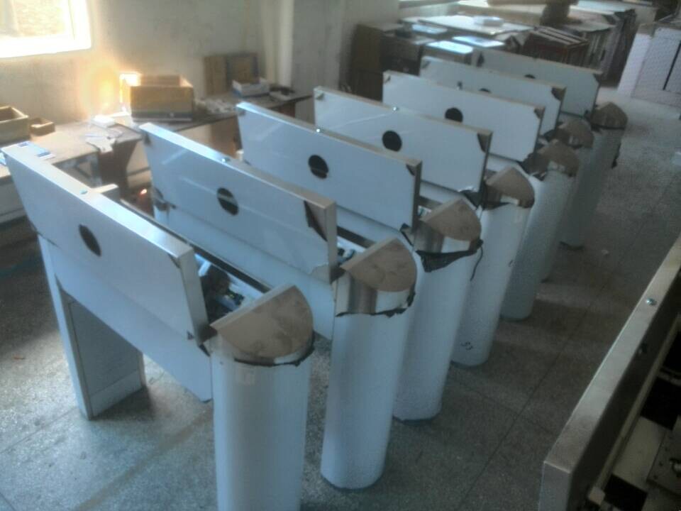 深圳市佰翼闸机有限公司-6月份三棍闸