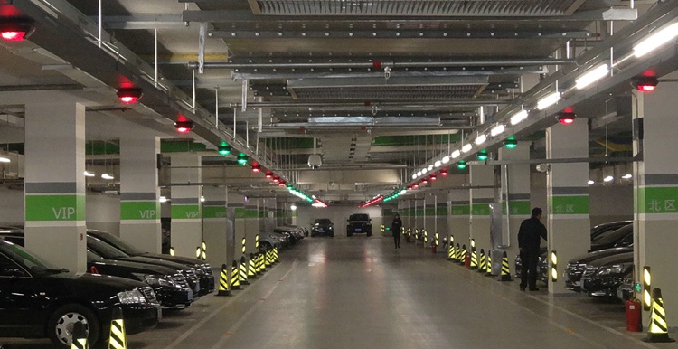 龙蛰车位引导系统，车位引导系统供应商、反向寻车系统