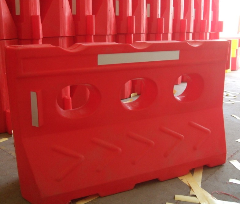 滚塑防撞水马 滚塑防撞桶 滚塑防撞墩厂家 