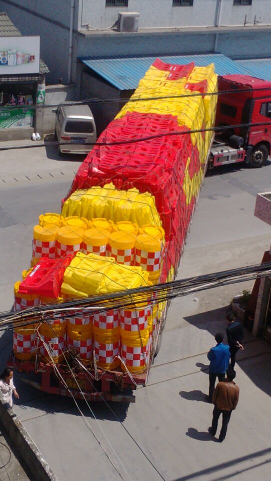 滚塑水马批发多少钱 