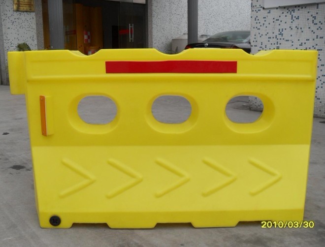 黄色滚塑水马批发 道路隔离黄色水马