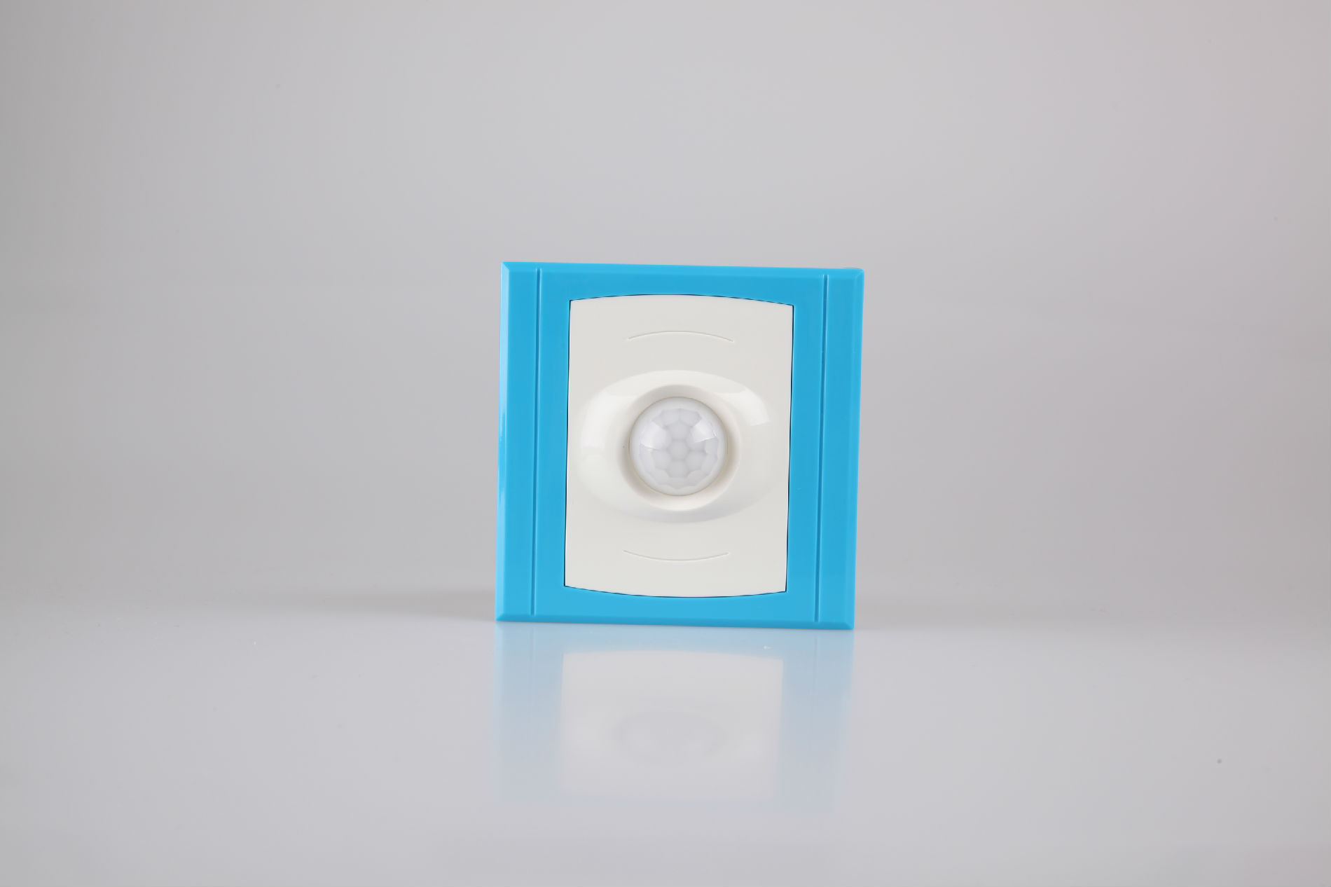 人体红外感应开关、LED/节能灯/日光灯，颜色可选