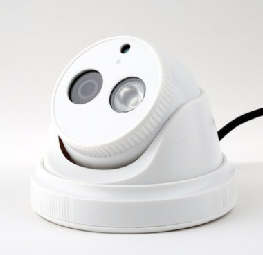 100W 高清半球网络摄像机 