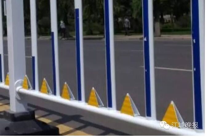 吸睛丨吉林新式交通护栏,想说翻你不容易
