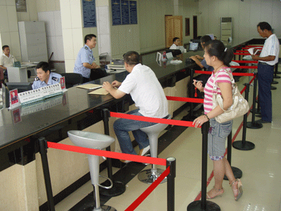 银行排队护栏价格|上海伸缩隔离带厂家