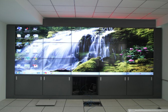 乐博46寸3.5MM拼缝拼接屏